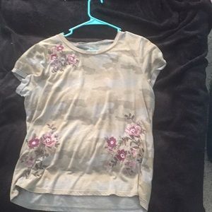 American Eagle Camo T-shirt